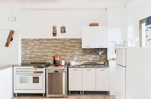 Picciano Apartment | Nice apartment for 4 guests with A/C, WIFI, TV, patio and pets allowed