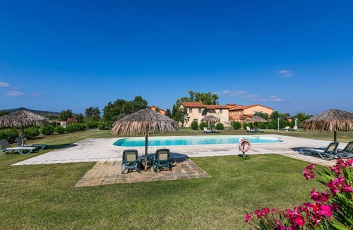 Scarlino Apartment | Nice apartment for 4 people with A/C, pool, WIFI, TV, terrace, pets allowed and panoramic view