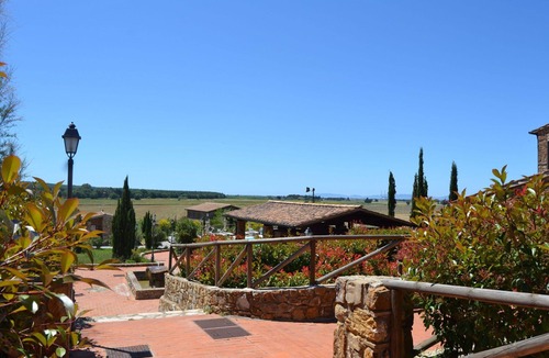 Casalappi Apartment | Nice apartment for 5 people with A/C, pool, TV and terrace