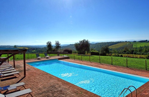 Castelnuovo Berardenga Apartment | Nice apartment for 5 guests with pool, A/C, TV and panoramic view, close to Siena