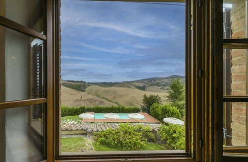 Volterra Apartment | Nice apartment for 5 people with pool, WIFI, TV, terrace and pets allowed