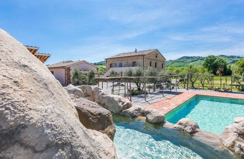 Guardistallo Apartment | Nice apartment for 4 people with A/C, pool, WIFI, patio and pets allowed