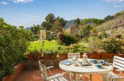 Latte Apartment | Nice apartment for 4 people with WIFI, pool, A/C, TV, terrace and pets allowed