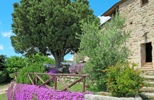 Roccastrada Villa | Nice apartment in villa for 8 guests with WIFI, TV, patio and pets allowed
