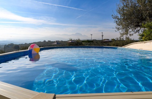 Moscufo Apartment | Nice apartment in Moscufo with swimming pool
