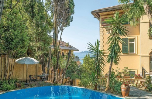 Rapallo Apartment | Nice apartment in Rapallo GE with outdoor swimming pool
