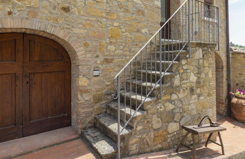 Poggiarello Villa | Nice apartment in villa with pool, WIFI, TV, pets allowed and parking, close to San Gimignano