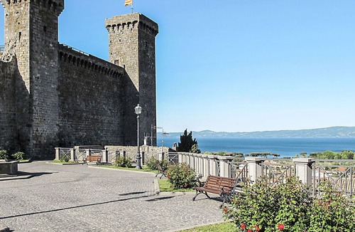 Bagnoregio Villa | Nice apartment in villa for 4 guests with WIFI, pool, TV, patio, pets allowed and parking