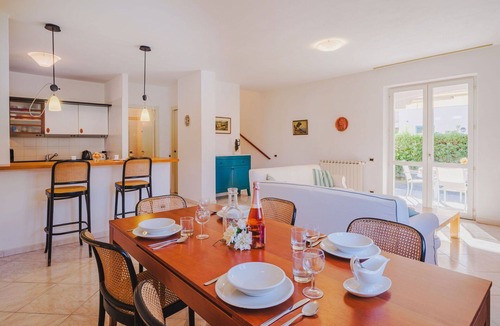 Ameglia House | Nice apartment in villa for 6 people with WIFI, TV, terrace and pets allowed, close to La Spezia