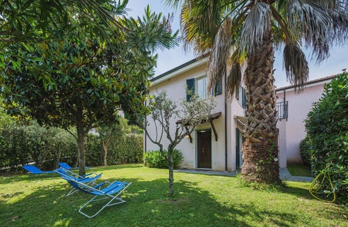 Ameglia House | Nice apartment in villa for 6 people with WIFI, TV, terrace and pets allowed, close to La Spezia