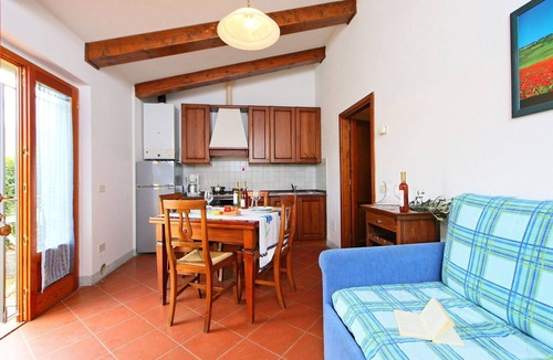 Bucine Villa | Nice apartment in villa for 2 people with pool, WIFI, A/C, TV, terrace and pets allowed