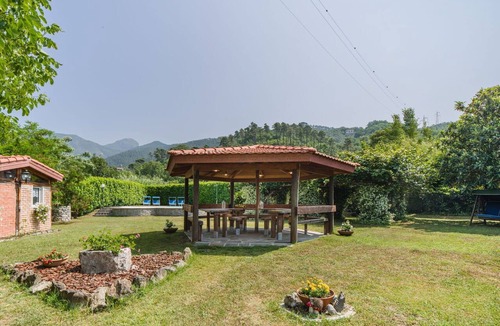 Casarza Ligure Apartment | Nice apartment for 6 people with A/C, WIFI, private pool, TV and terrace