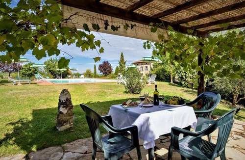 Casole d'Elsa Apartment | Nice apartment in Casole d'Elsa SI