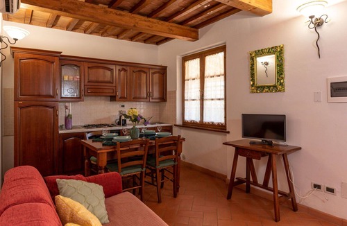 La Pesta House | Nice apartment in villa for 4 guests with WIFI, A/C, TV, terrace and pets allowed