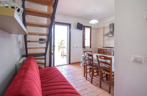 Pescia Romana House | Nice home in Pescia Romana with WiFi