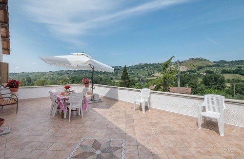 Castelnuovo di Farfa House | Nice home in Castelnuovo di Farfa