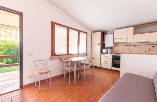 Castiglione della Pescaia Villa | Nice apartment in villa for 3 guests with A/C, WIFI and terrace