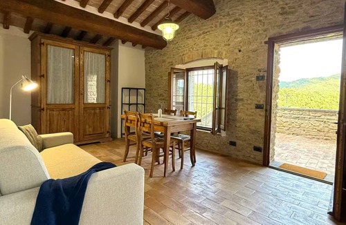 Citta di Castello Apartment | Nido Apartment - Medieval charm and greenery at Torre della Soara