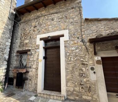 Terni House | Nido del Drago, the village's first historic residence