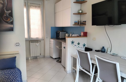 Borgo Antico Apartment | Nives Cosy Apt in the Center with terrace and A/C