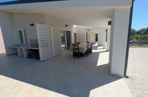Ortona Villa | NOEMI HOUSE a stone's throw from the Ripari di Giobbe, Regional Nature Reserve
