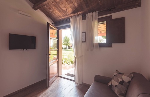 Nerbisci House | OAK FARMHOUSE - POPLAR APARTMENT