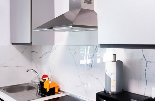 Castelletto Apartment | Oasis of Peace in the Middle of Town: Modern, Quiet and Close to Transportation