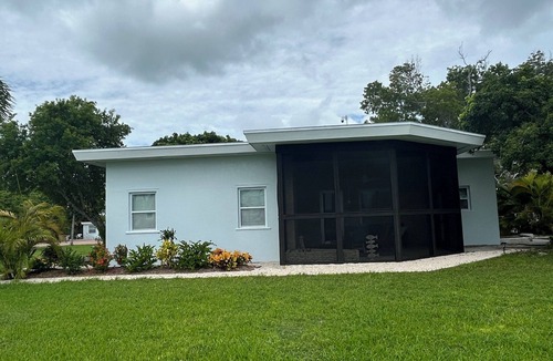 Summerland Key Cottage | Ocean Breeze House - Summer fun Sleeps 8 boating, fishing and 🦞 Lobster season.