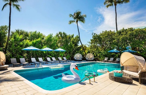 Islamorada Hotel | Ocean View Guest Room, 1 King, Balcony | Pool