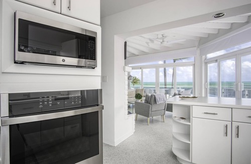 Islamorada House | Oceanfront 2 Homes | Private Beach & Pool | 3 Acre