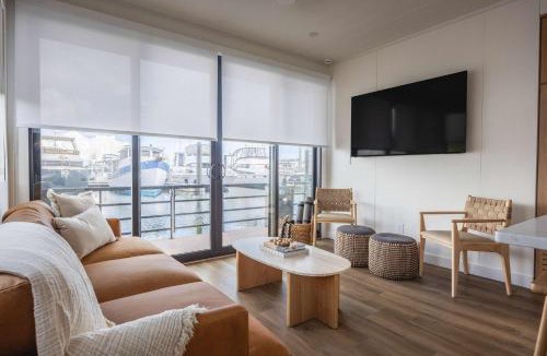 Key West Boat Rental | Oceanfront - Break Awai x Away Awai Floating Villas