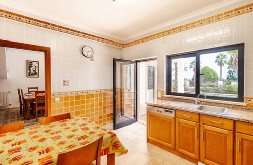 Albardeira Villa | Oceanfront Paradise