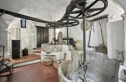 Castel Vittorio House | Old Mill
