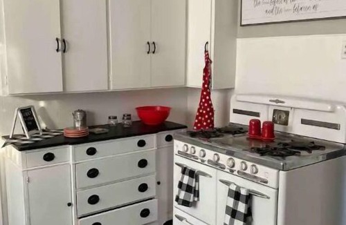 Bonita House | Old Town Americana in the heart of La Verne