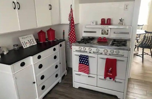 Bonita House | Old Town Americana in the heart of La Verne
