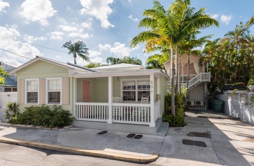 Uptown - Upper Duval House | Old Town Retreat near Upper Duval St