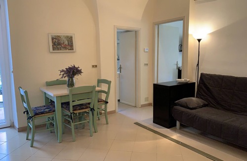 Cervo Apartment | Old Virginia house, charm with garden and sea