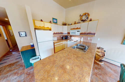 Mountain House Condo | On River Trail! End Unit Near Hot Tubs. Walk to Festivals, Dining, Shops