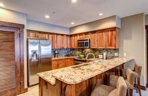 Breckenridge Condo | ON THE SLOPES. FAST RESPONSE. Ski Side Corner Unit, Crystal Peak Lodge 2BR/2BA