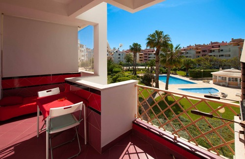Correeira Apartment | Ondas Verdes - Central, Pool & Tenis Court