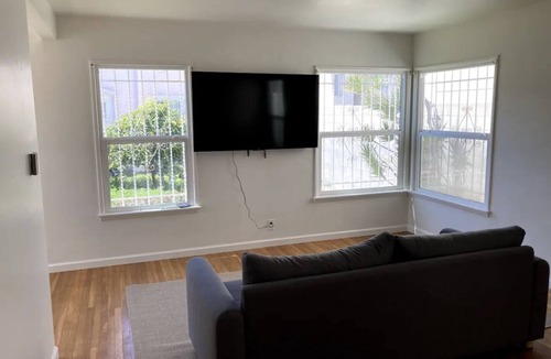 Clarkdale House | One Bed Cottage Near Culver City