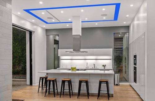 Beverly Grove Villa | Orlando - Stunning Modern WeHo Estate w/Pool & Cabana in Prime Los Angeles