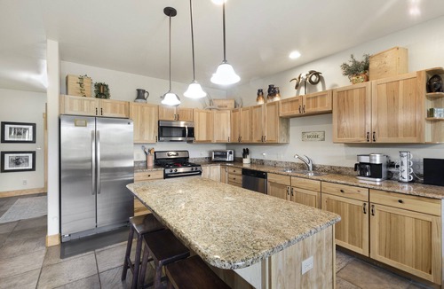 South Fork House | Overlooks 9th Green | Discount Golf Privileges | Golf & Ski