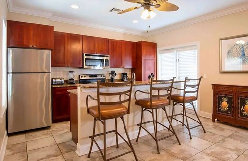 Marathon Apartment | Paddleboarding Paradise | Nature Center. Pool. Four Bedroom Townhome