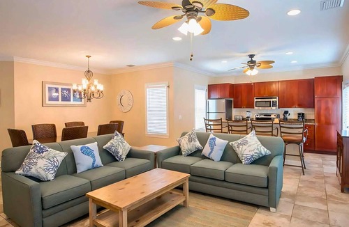 Marathon Apartment | Paddleboarding Paradise | Nature Center. Pool. Four Bedroom Townhome