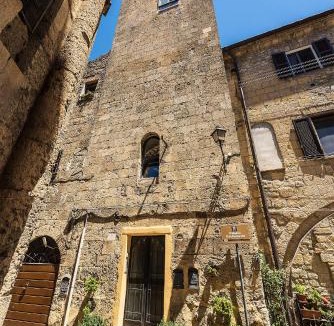 Tarquinia House | Palazzo Castelleschi