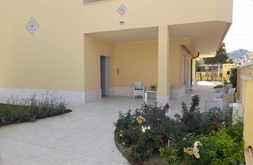 Montesilvano House | PALAZZO FRAC Apartment 50 meters from the sea with sea view terrace