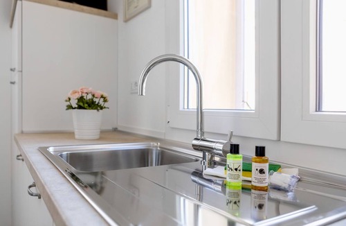 San Donato-San Vitale Apartment | Palazzo Pedretti 101, Cozy Apt Close To Centre By Halldis