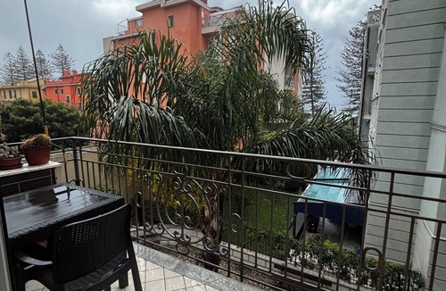 Bordighera Apartment | Palm House apartment in elegant, central setting, a few steps from the sea.
