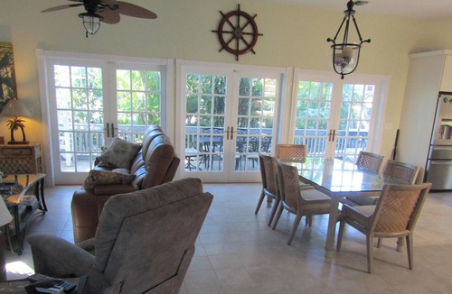 Truman Annex House | Palm Trees Ocean Breeze Key West FL